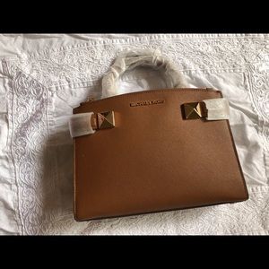 Brown mini purse for  casual outfits